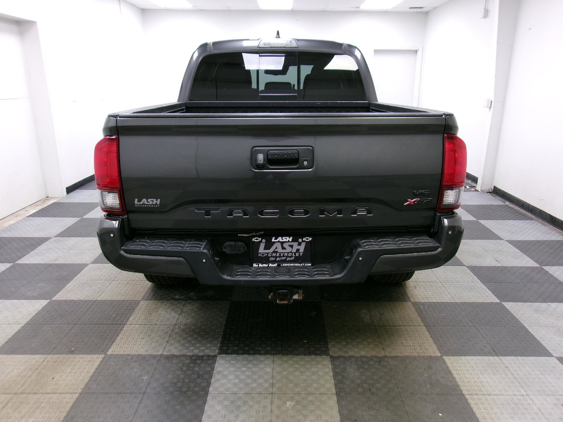 Used 2018 Toyota Tacoma SR5 image 14