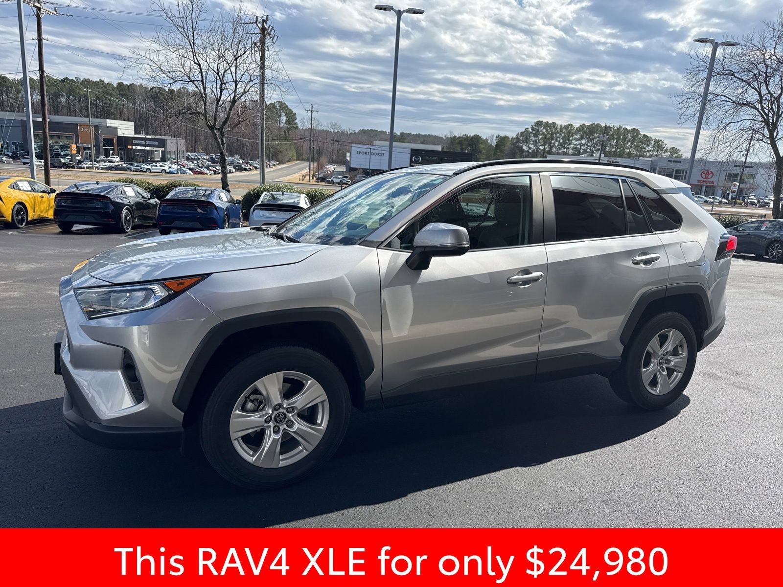Used 2021 Toyota RAV4 XLE image 9
