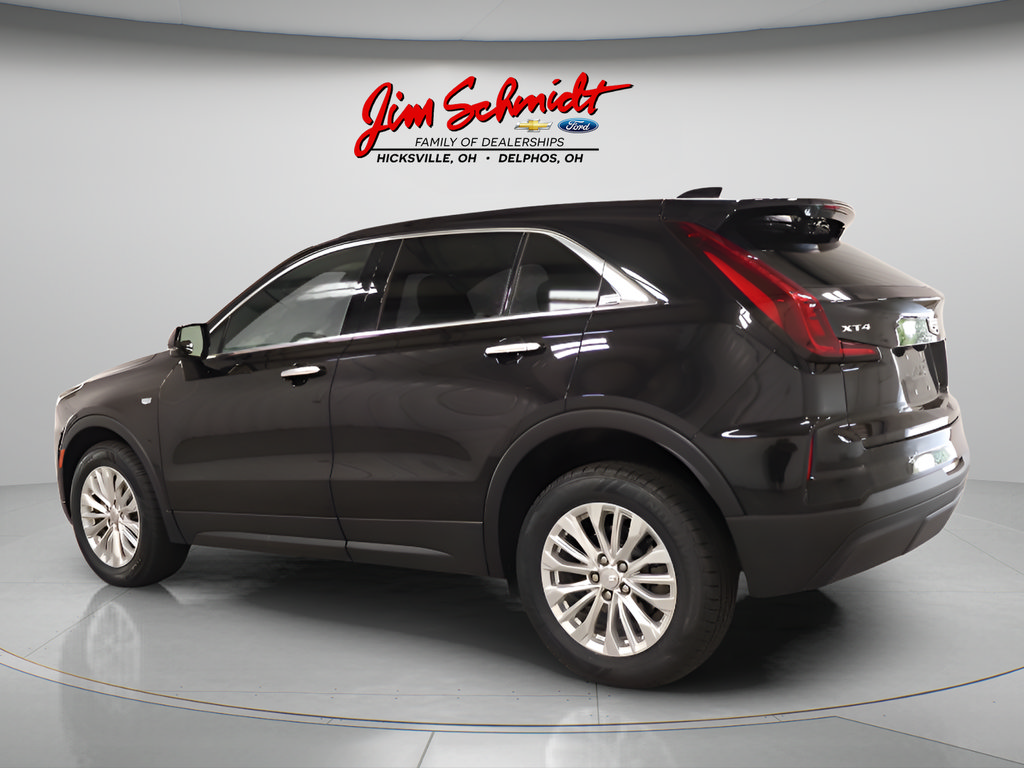 Used 2024 Cadillac XT4 Luxury FWD image 3