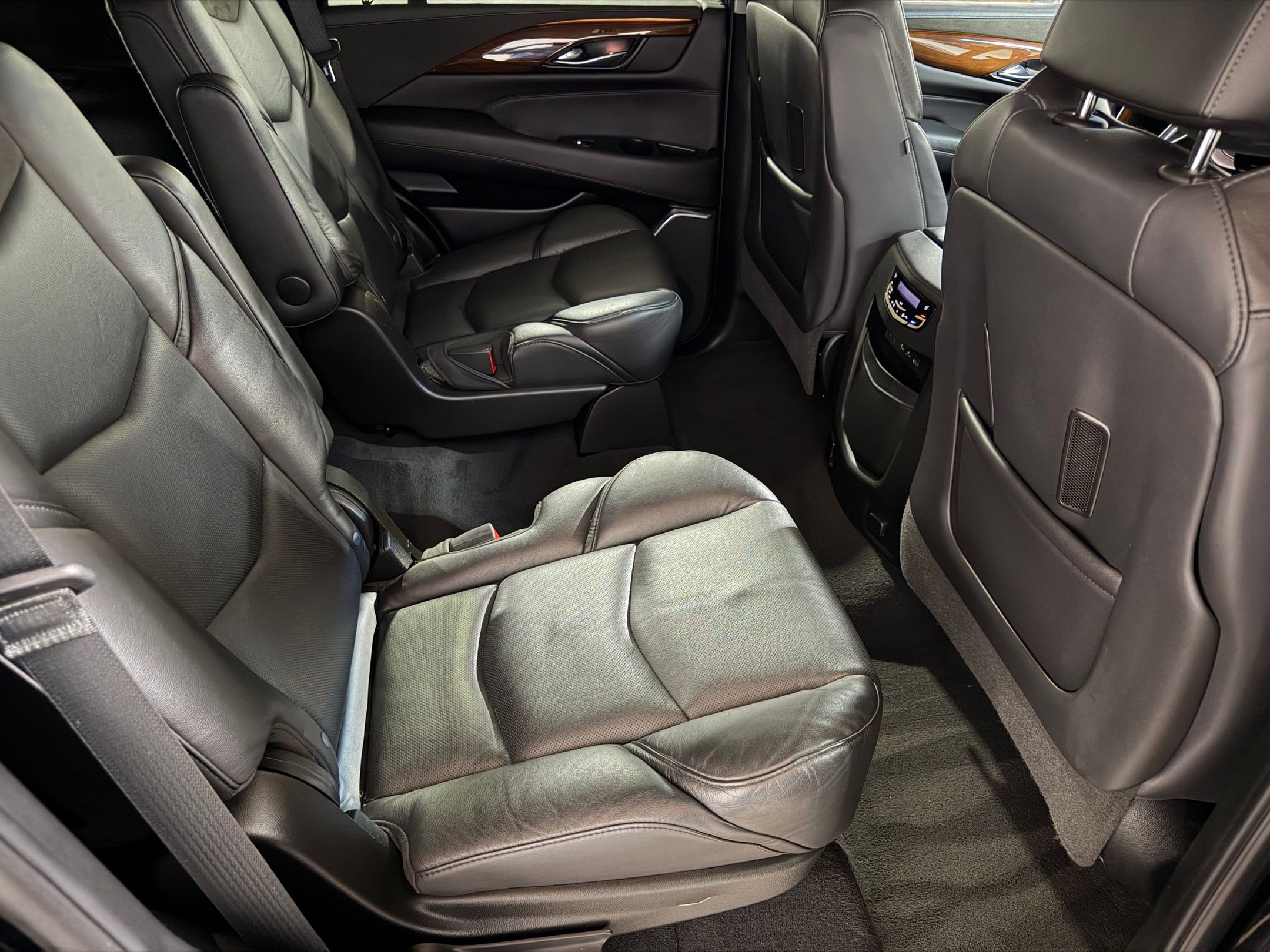 Used 2019 Cadillac Escalade Premium Luxury AWD/4WD image 47