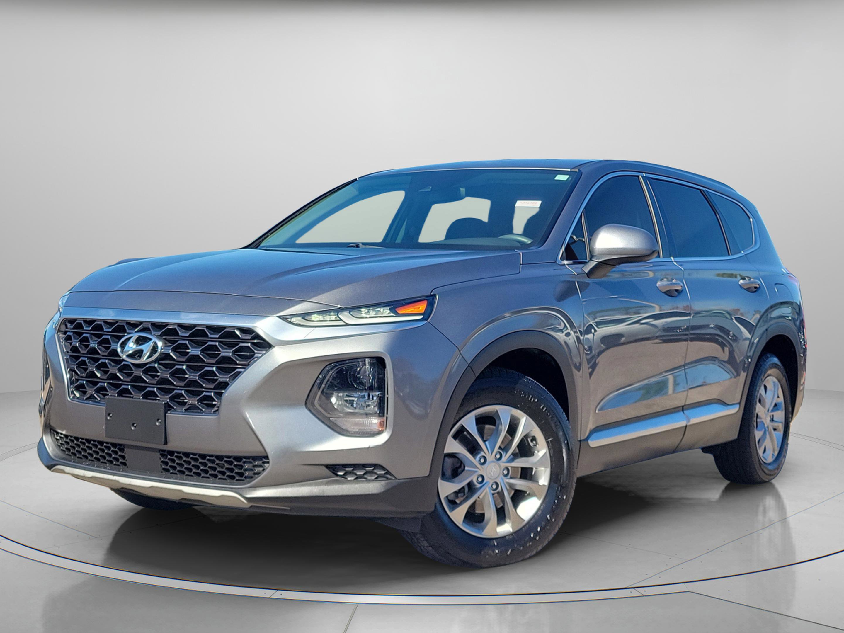 Used 2019 Hyundai Santa Fe SE image 2