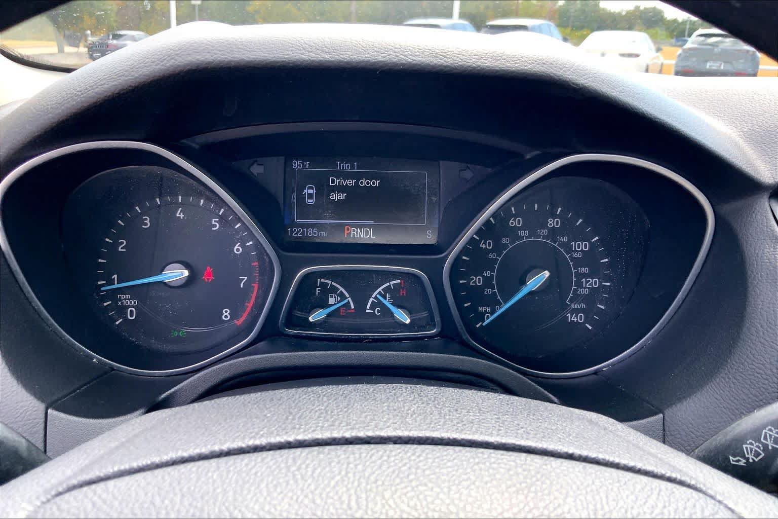 Used 2015 Ford Focus SE FWD image 26