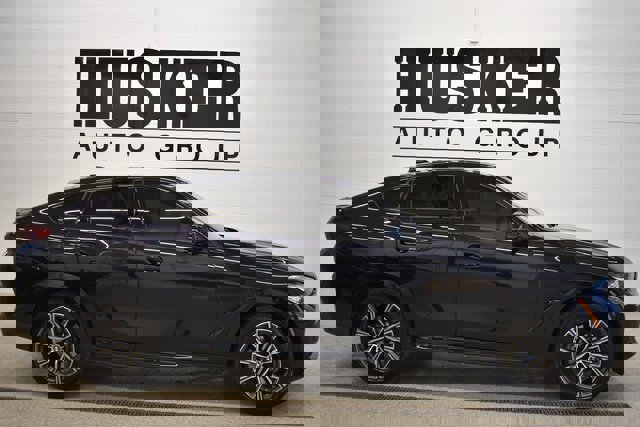 Used 2022 BMW X6 xDrive40i w/ M Sport Package image 2