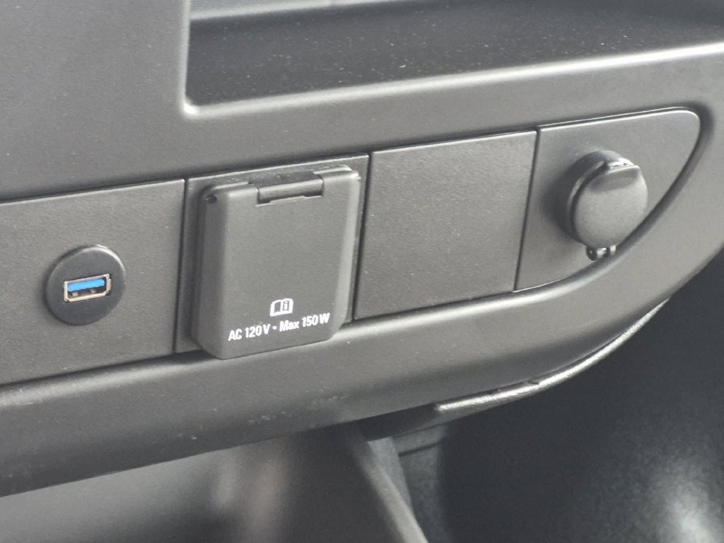 Used 2025 Chevrolet Express 2500 RWD image 22