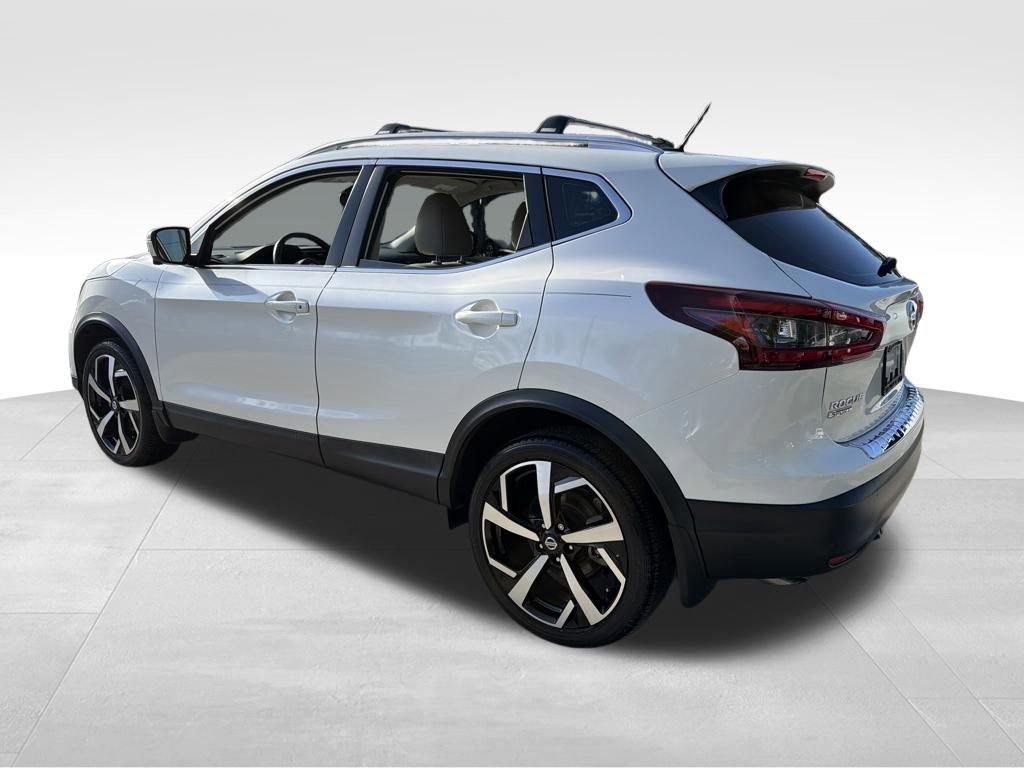 Used 2022 Nissan Rogue Sport SL image 5