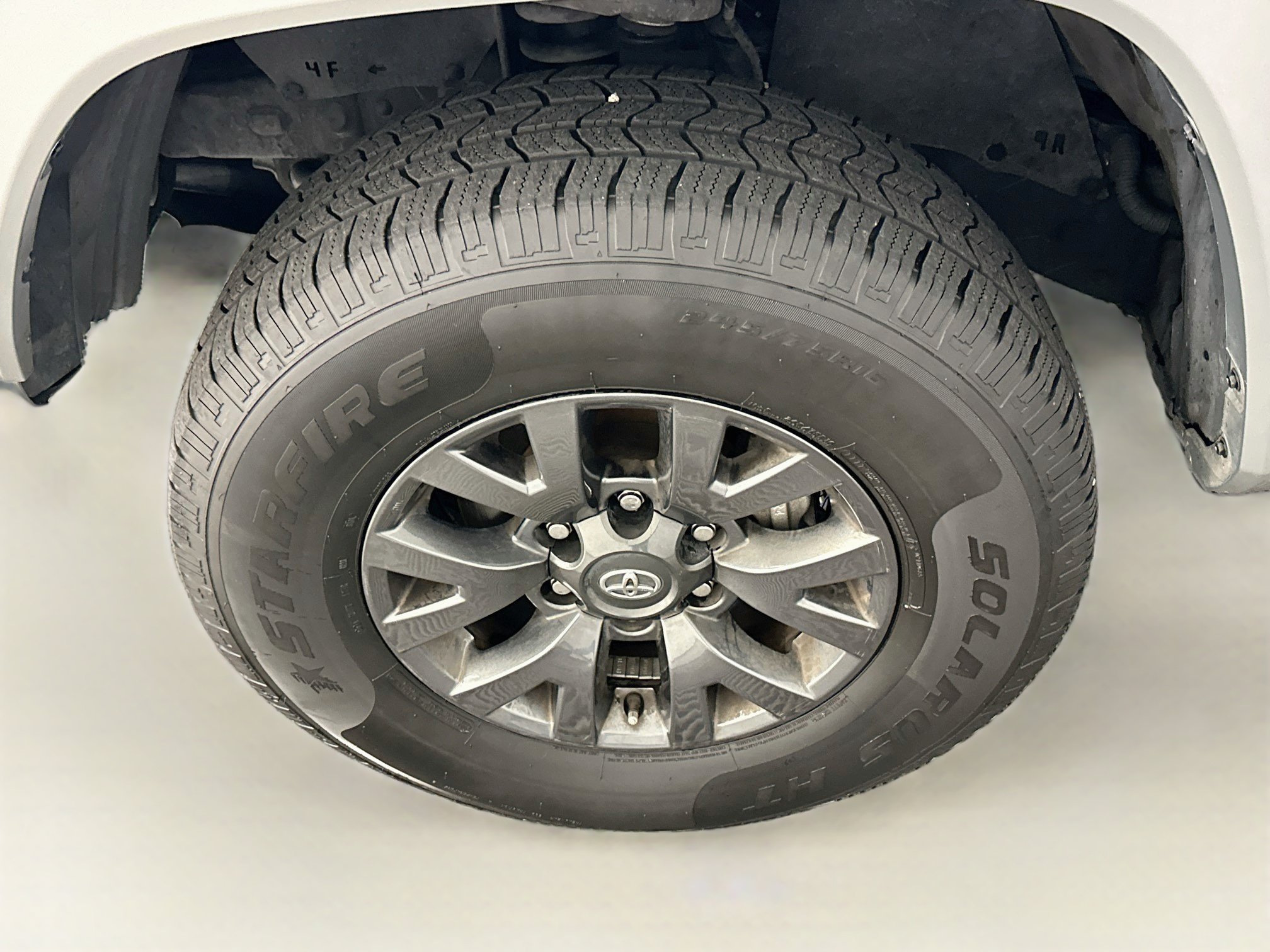 Used 2023 Toyota Tacoma SR5 AWD/4WD image 11