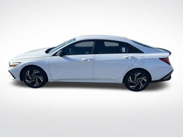Used 2025 Hyundai Elantra SEL image 9