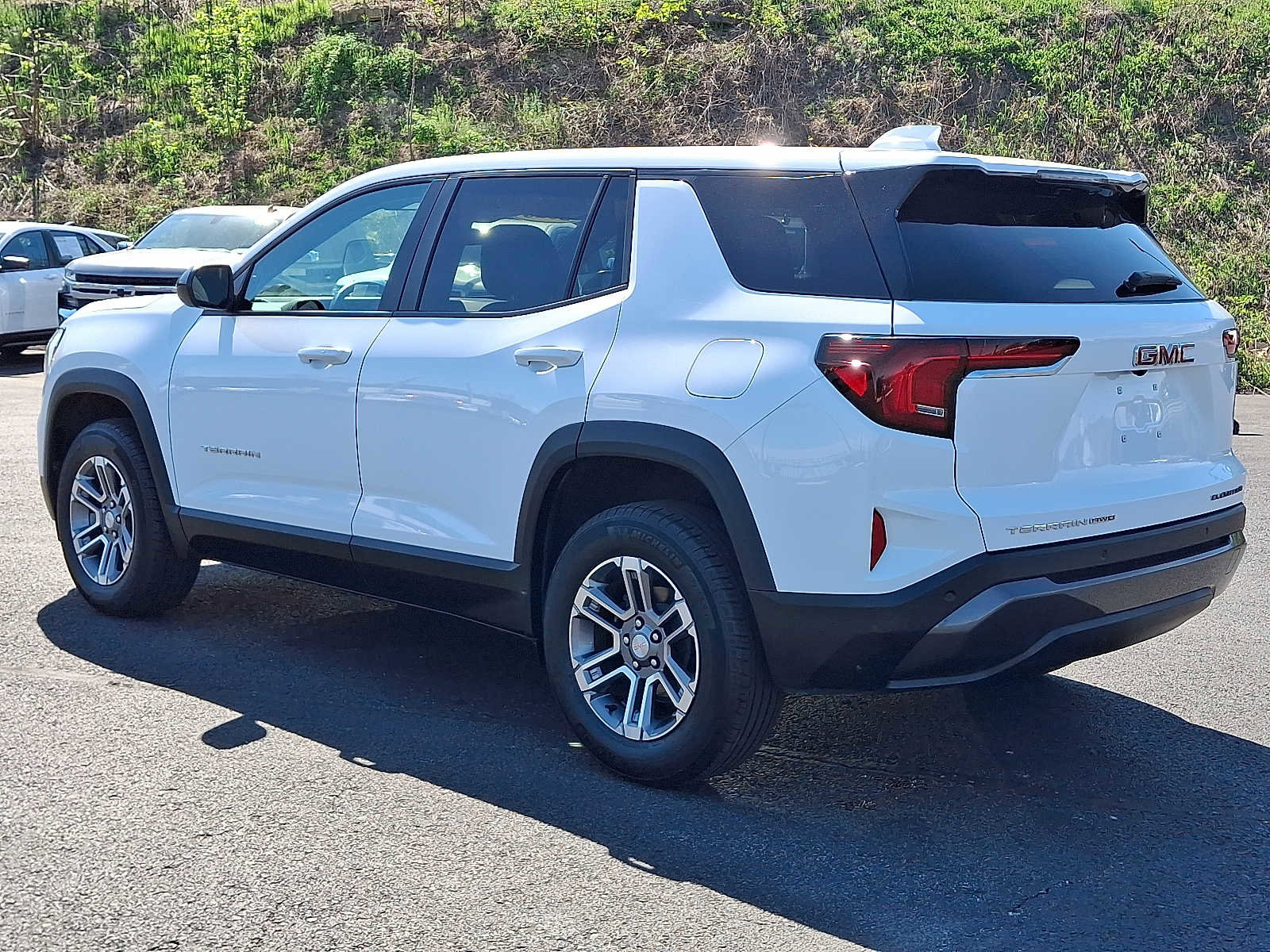 Used 2025 GMC Terrain Elevation image 4