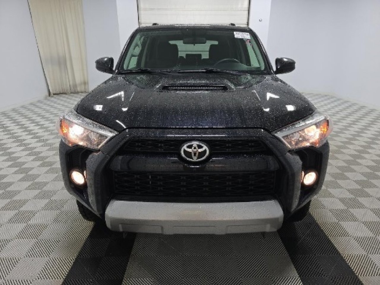 Used 2017 Toyota 4Runner TRD Off-Road image 2