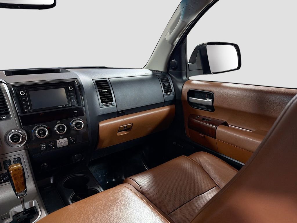 Used 2016 Toyota Sequoia Platinum image 24