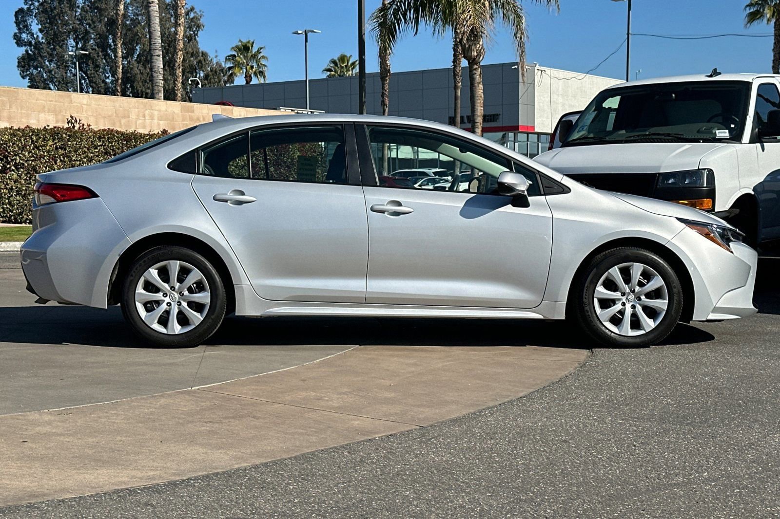 Used 2025 Toyota Corolla LE image 3