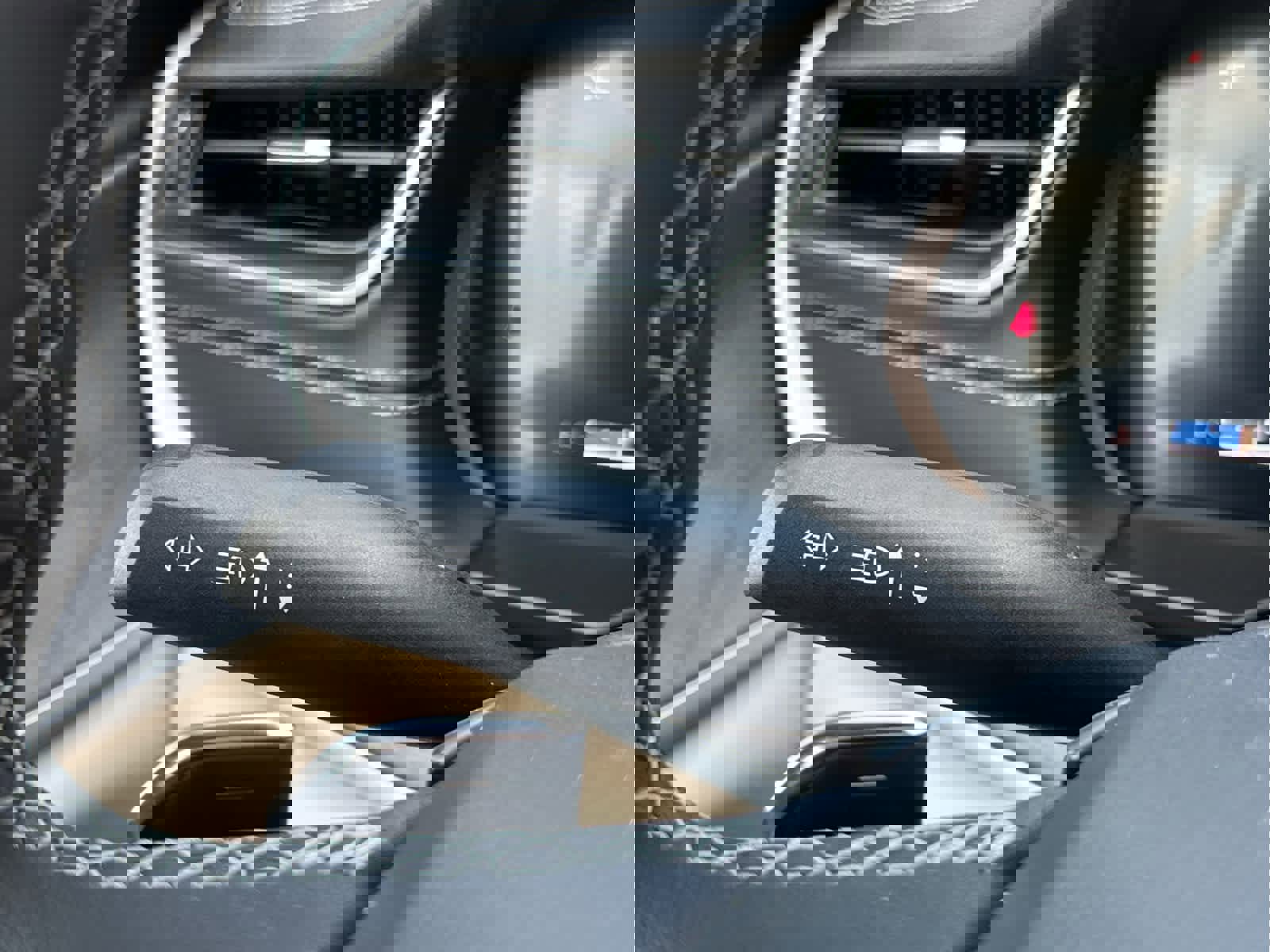 New 2025 Jeep Grand Cherokee Limited w/ Luxury Tech Group II image 36