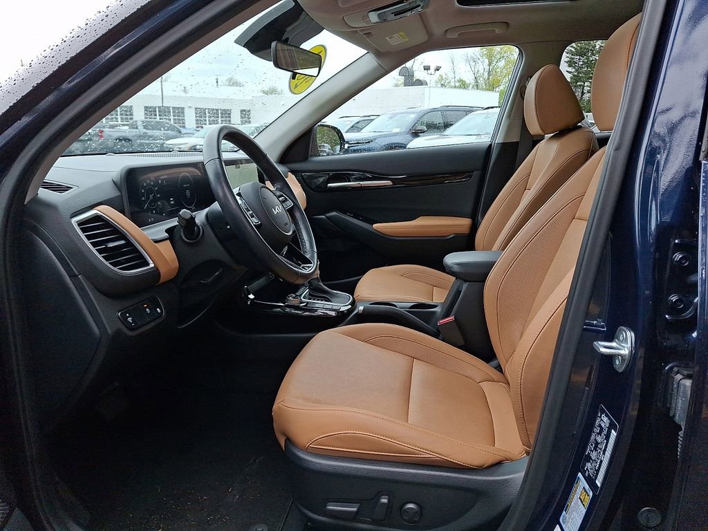 Used 2024 Kia Seltos EX AWD/4WD image 13