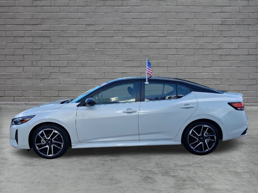 Certified 2025 Nissan Sentra SR FWD image 5