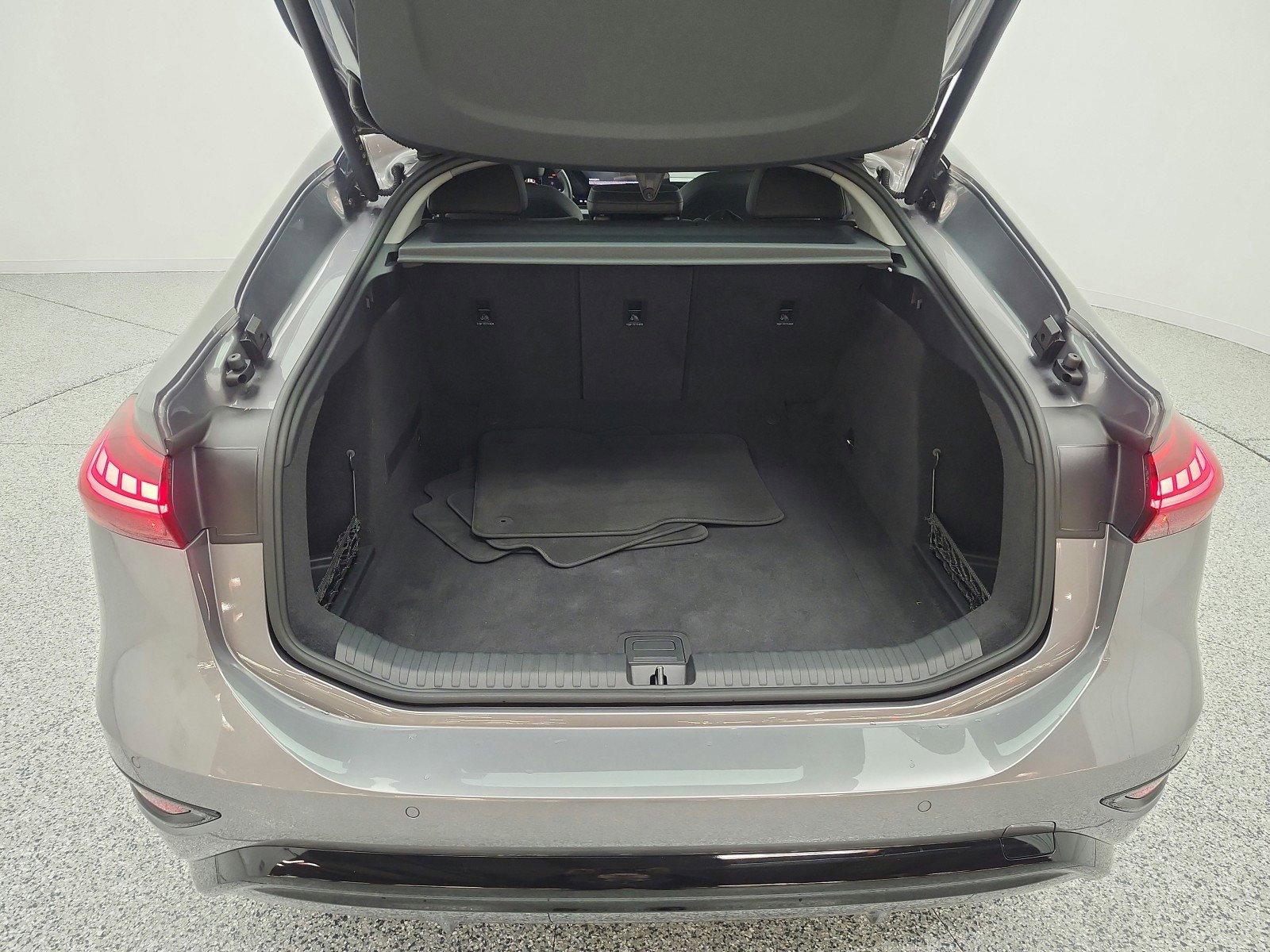 Used 2025 Audi A6 e-tron Premium w/ Ultra Package image 21