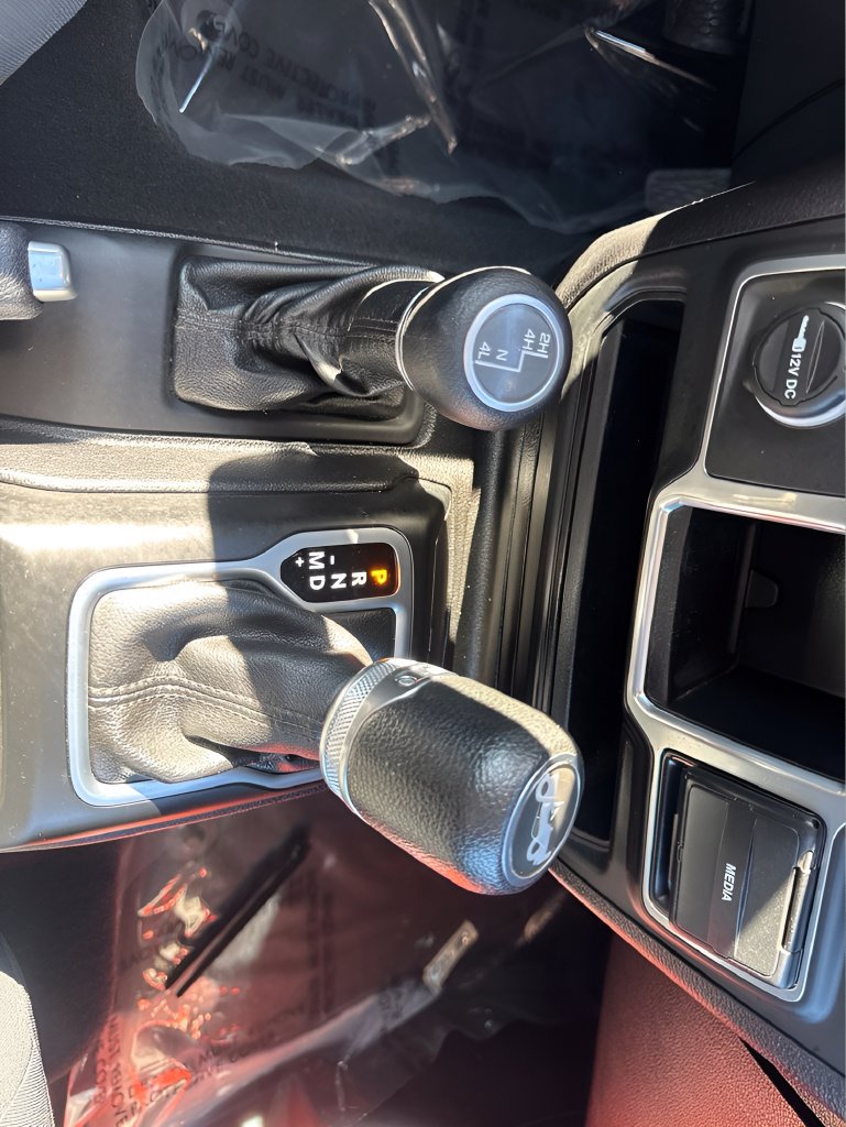 Used 2018 Jeep Wrangler Unlimited Sport AWD/4WD image 12