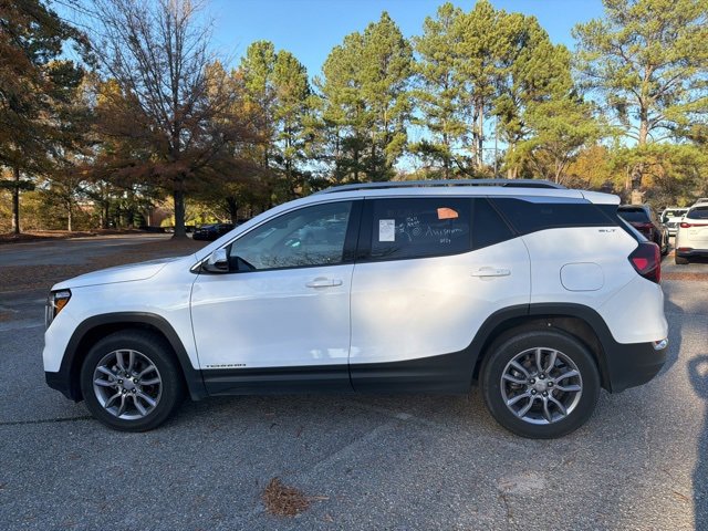 Used 2024 GMC Terrain SLT