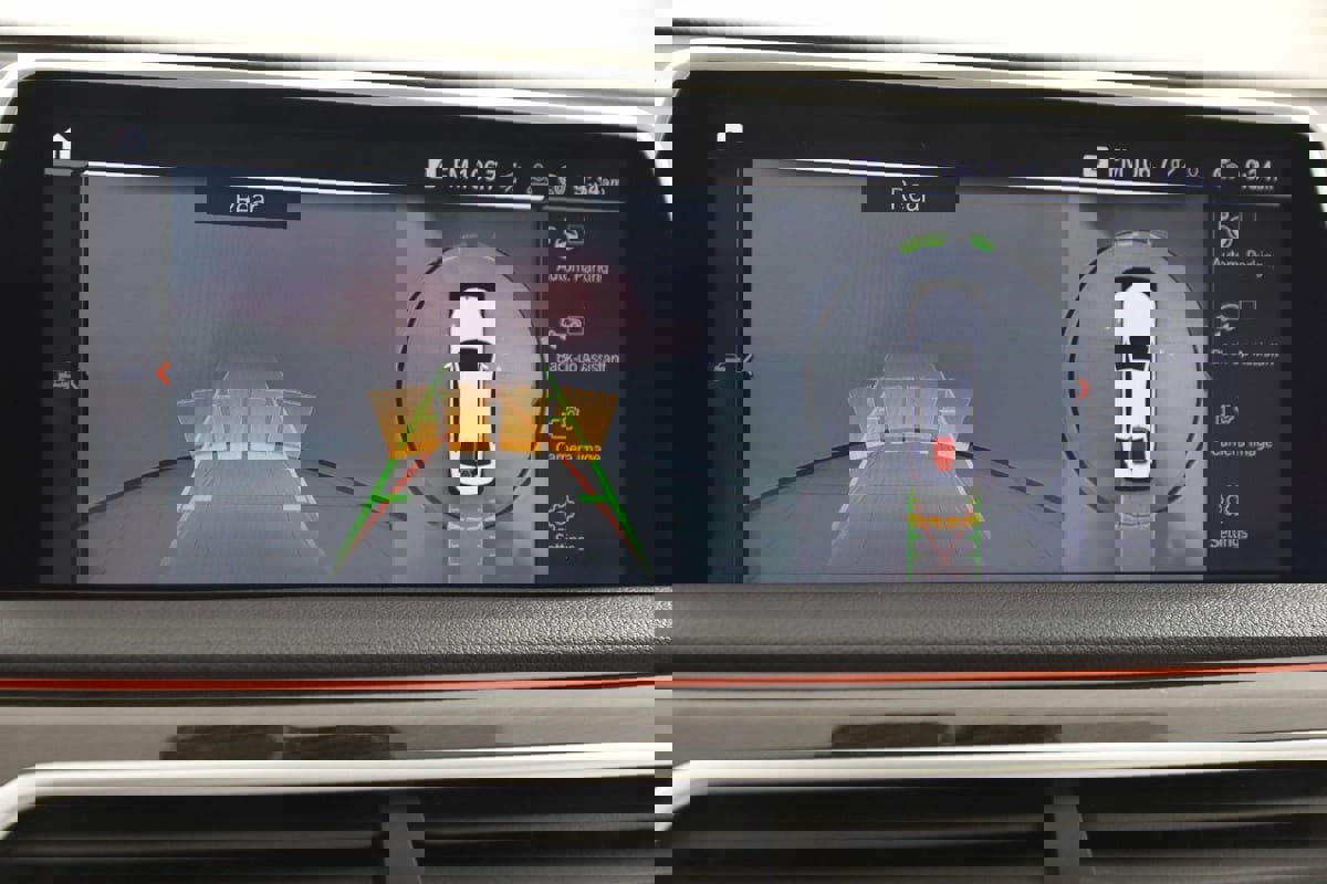 Used 2020 BMW 740i xDrive w/ Cold Weather Package image 10