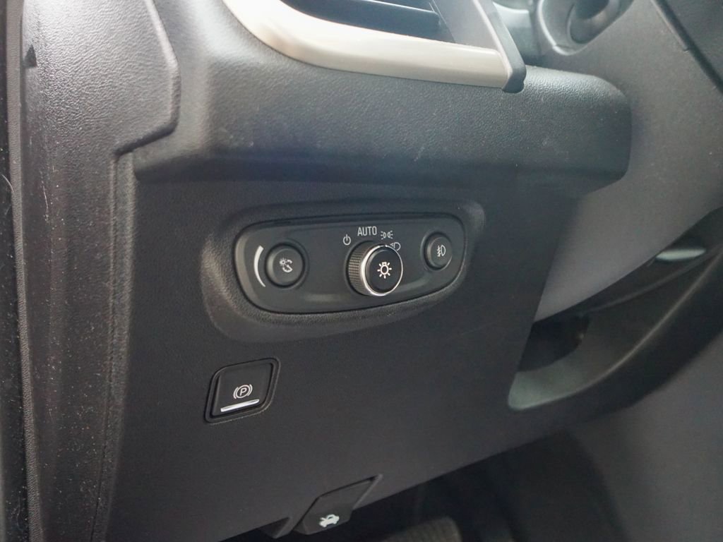 Used 2018 GMC Terrain Denali w/ Advanced Safety Package image 18