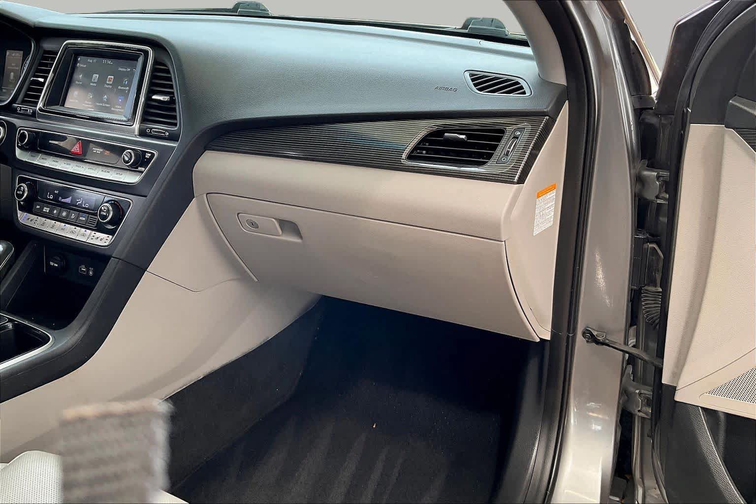 Used 2018 Hyundai Sonata Limited FWD image 18