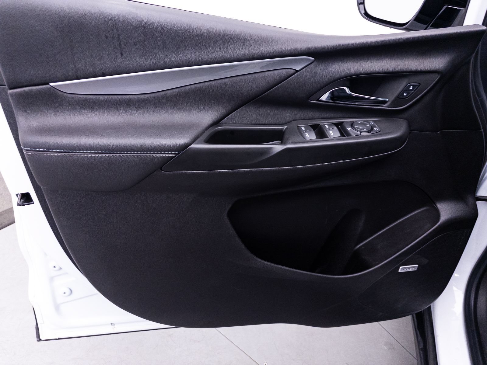 Used 2023 Chevrolet Bolt LT w/ Infotainment Package FWD image 20