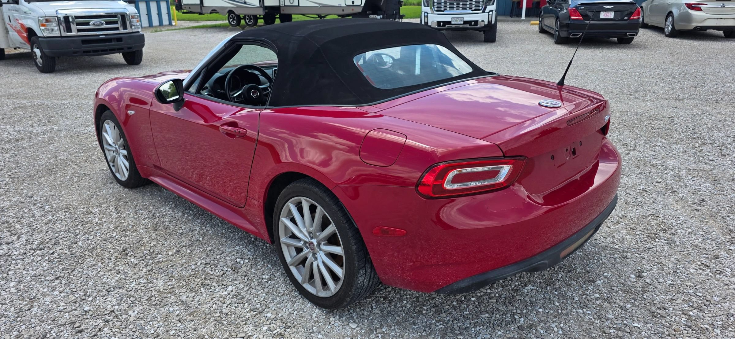 Used 2017 FIAT 124 Spider Lusso RWD image 28