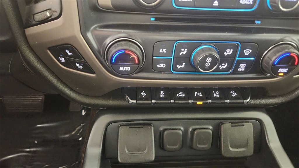 Used 2017 GMC Sierra 2500 Denali w/ Suspension Package, Off-Road image 21