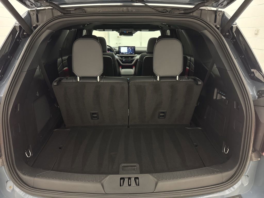 Used 2025 Ford Explorer ST image 15