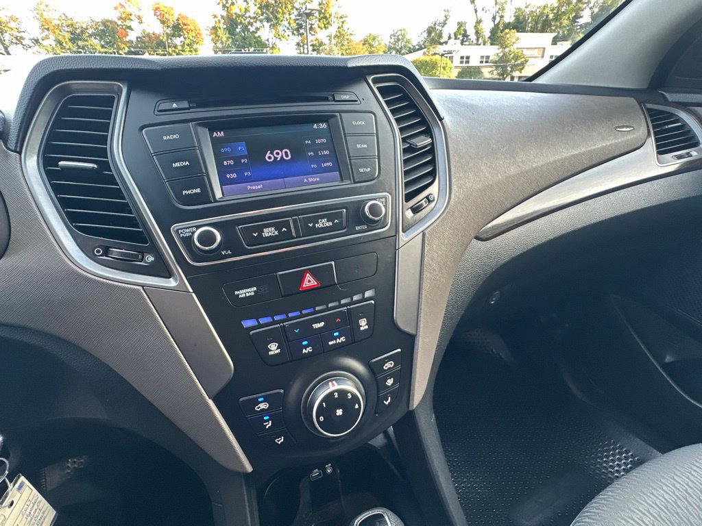 Used 2017 Hyundai Santa Fe Sport FWD image 16
