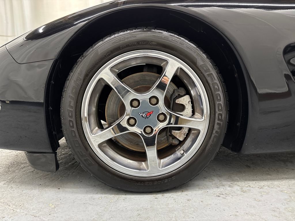 Used 2001 Chevrolet Corvette Convertible w/ Preferred Equipment Group1 image 27