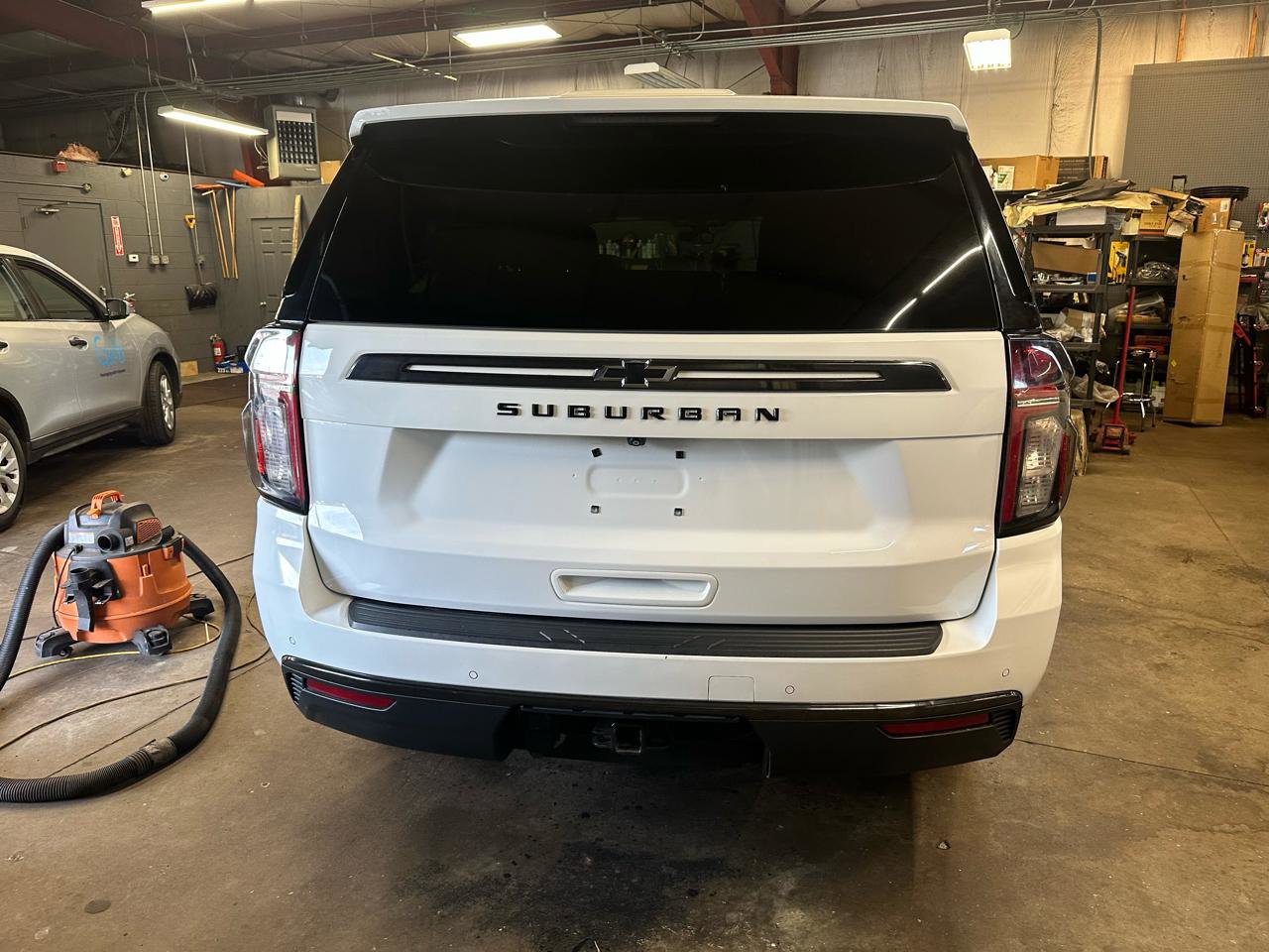 Used 2021 Chevrolet Suburban Z71 w/ Luxury Package AWD/4WD image 8