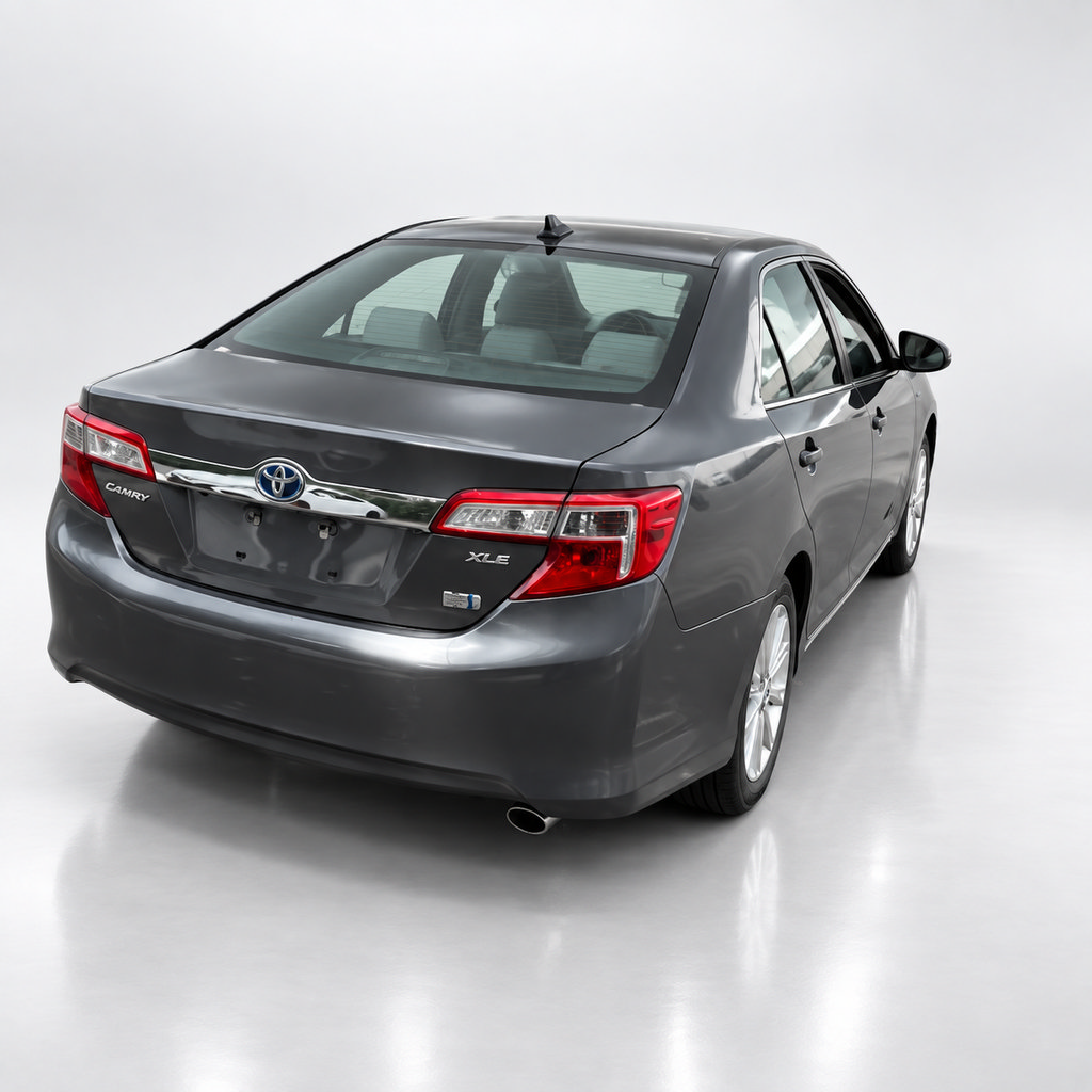 Used 2014 Toyota Camry XLE w/ Leather Package FWD image 9