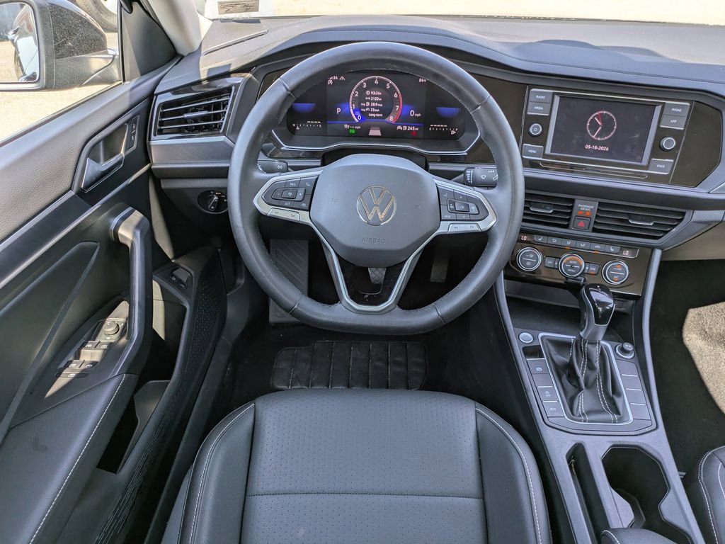 Used 2024 Volkswagen Jetta SE FWD image 16