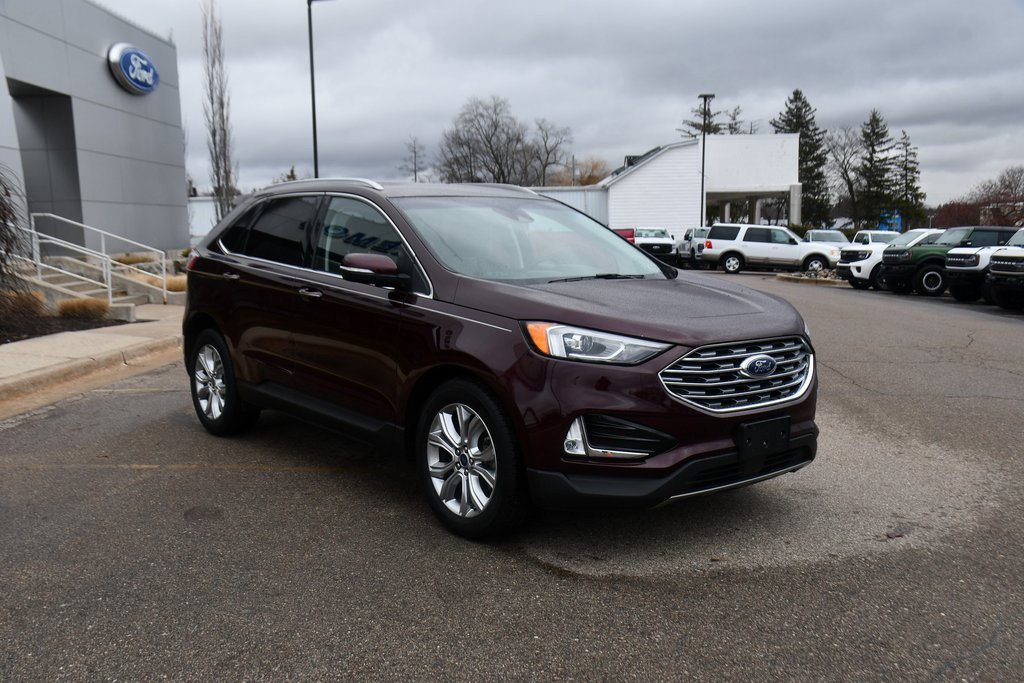 Used 2019 Ford Edge Titanium w/ Cold Weather Package image 9