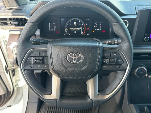 Certified 2025 Toyota 4Runner SR5 AWD/4WD image 11