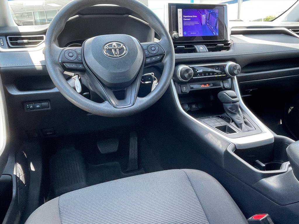 Used 2024 Toyota RAV4 LE AWD/4WD image 9