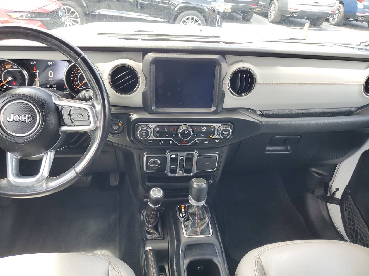Used 2022 Jeep Wrangler Unlimited Sahara AWD/4WD image 13