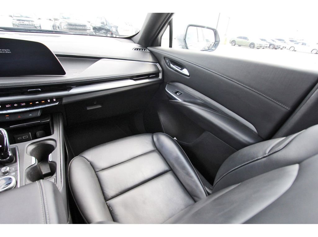 Used 2024 Cadillac XT4 Premium Luxury FWD image 10