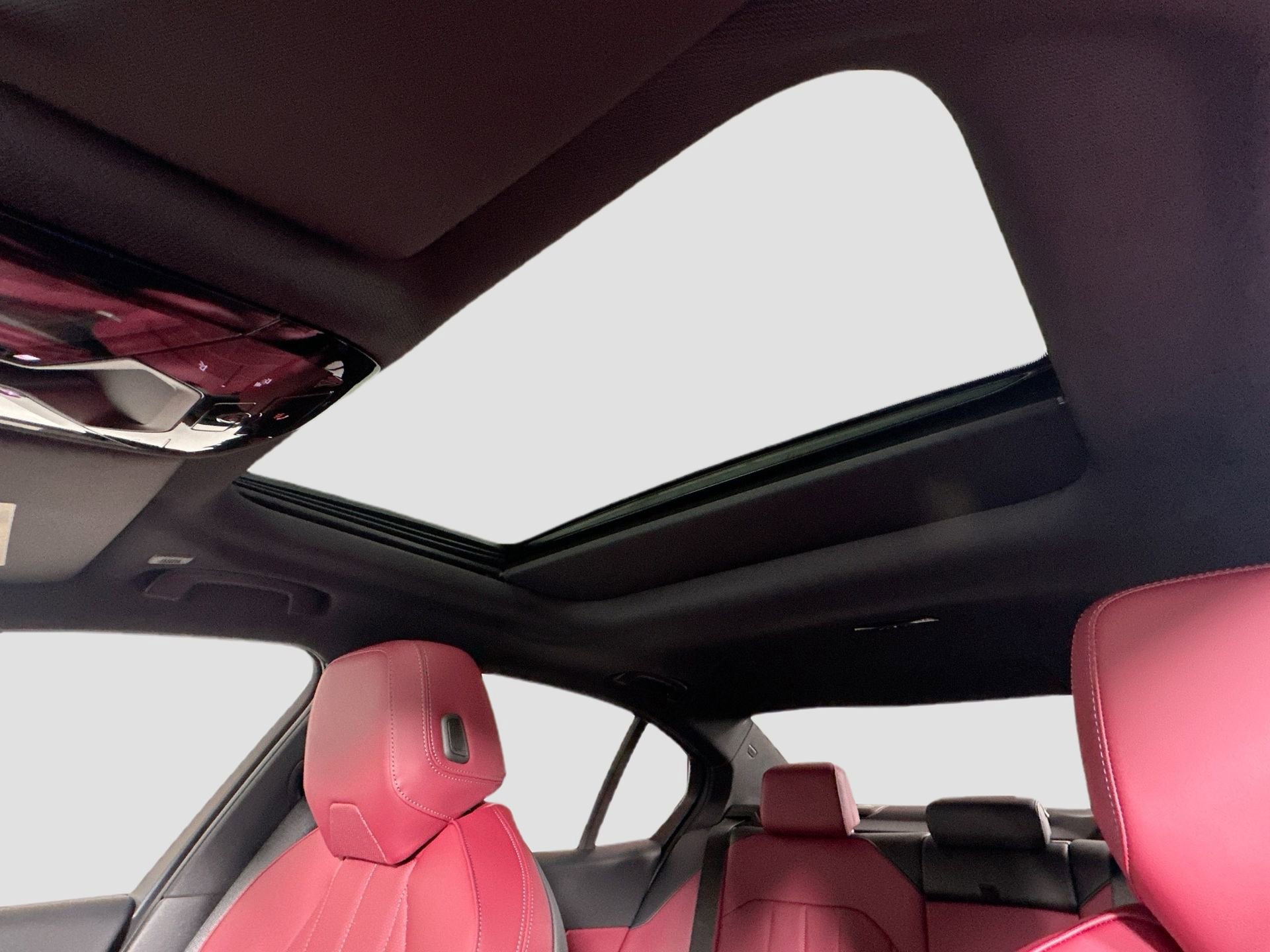 New 2026 BMW 530i xDrive w/ Premium Package image 21