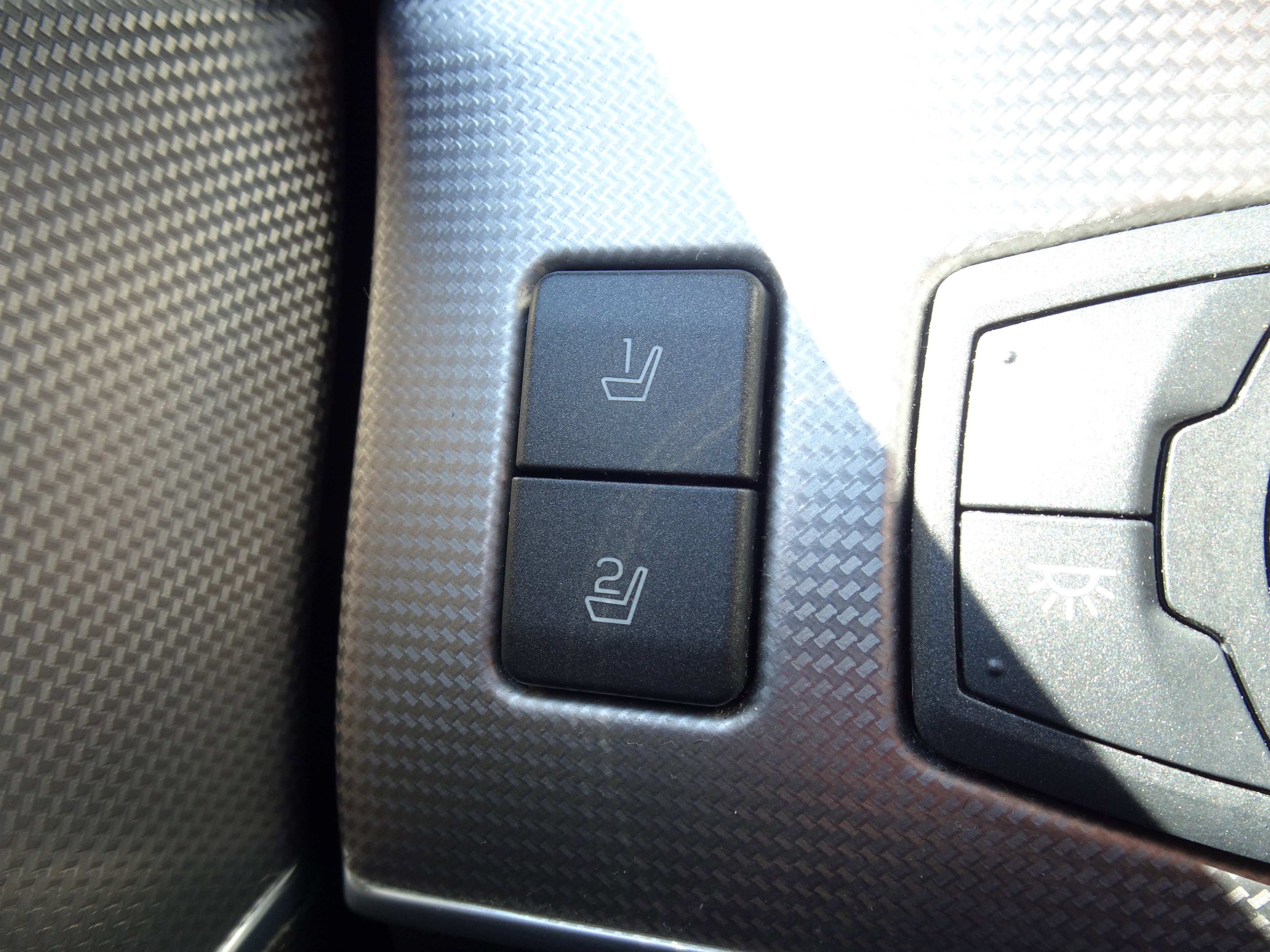 Used 2015 Lincoln MKX AWD w/ Equipment Group 102A image 26