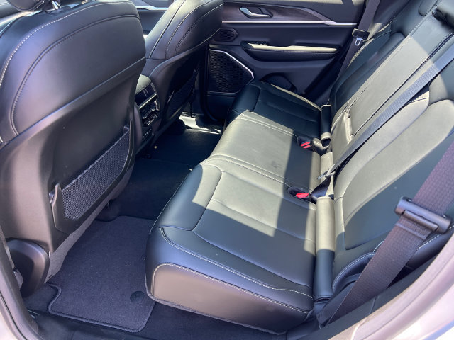New 2026 Jeep Grand Cherokee Limited w/ Limited Altitude Package AWD/4WD image 25