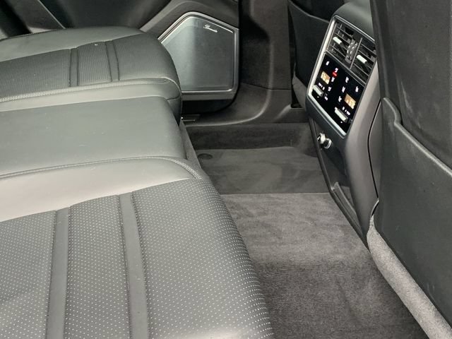 Used 2019 Porsche Cayenne Turbo AWD/4WD image 36