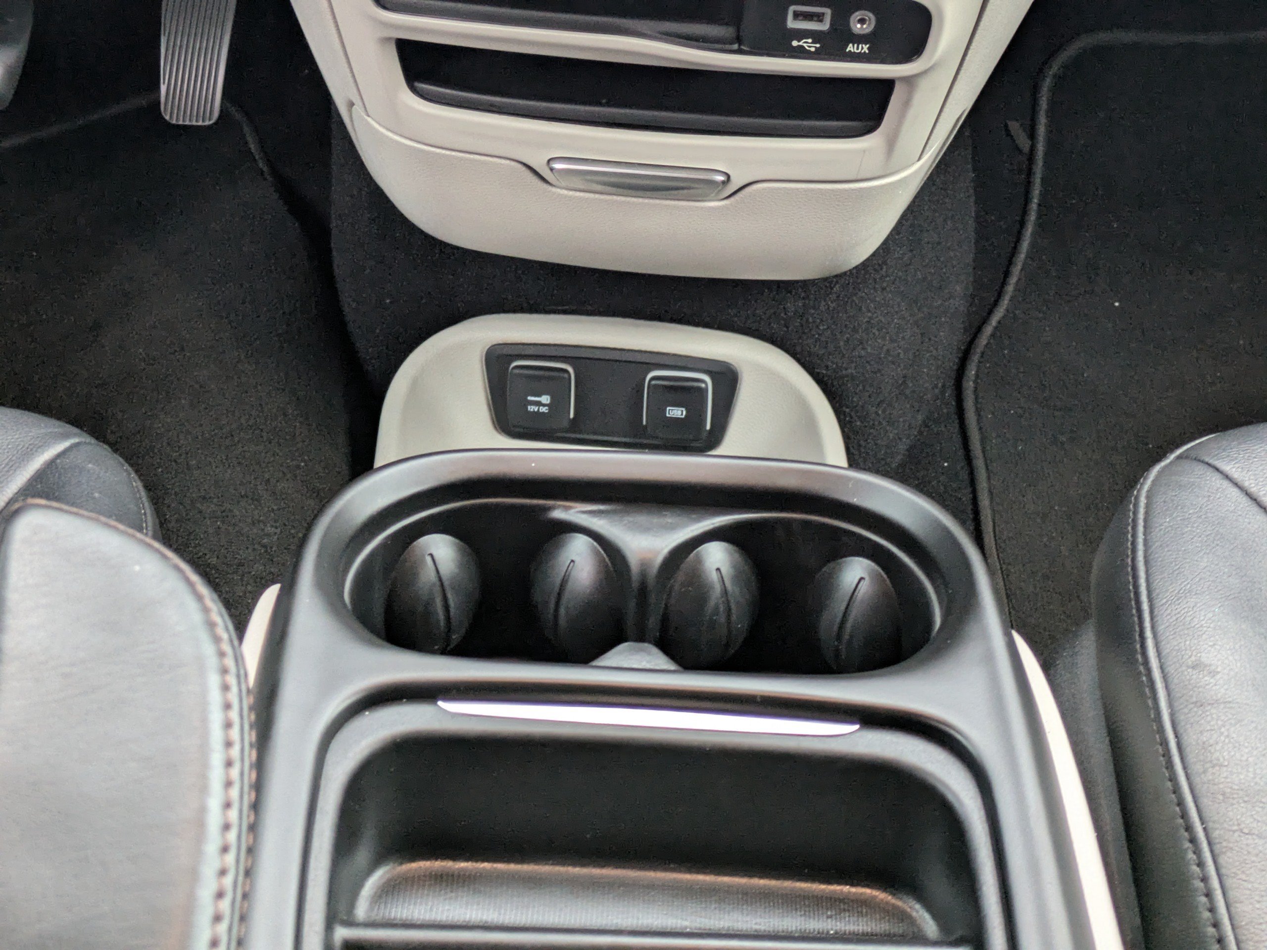 Used 2018 Chrysler Pacifica Touring-L FWD image 21