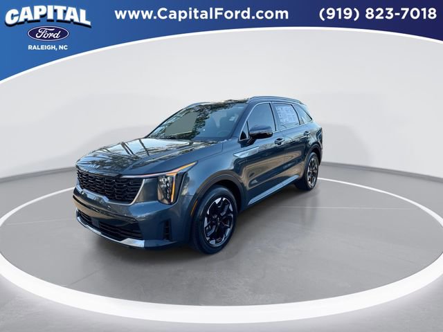 Used 2024 Kia Sorento S image 4