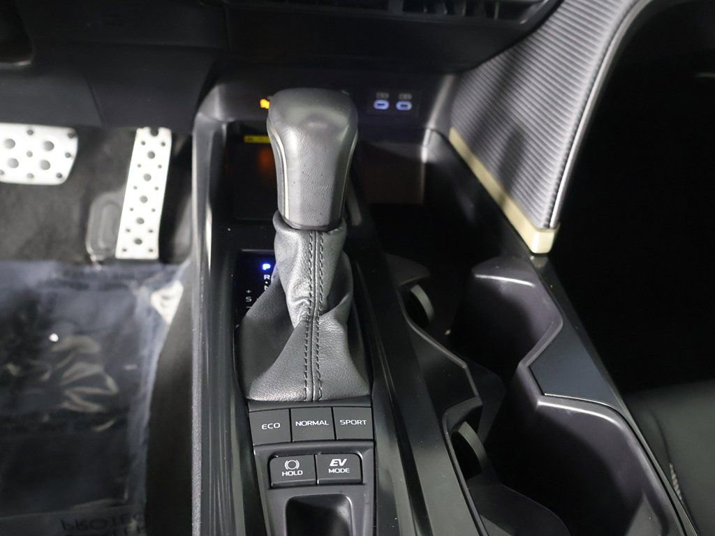 Used 2025 Toyota Camry SE image 42