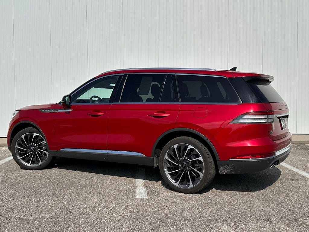 Used 2021 Lincoln Aviator Reserve w/ Equipment Group 201A AWD/4WD image 3