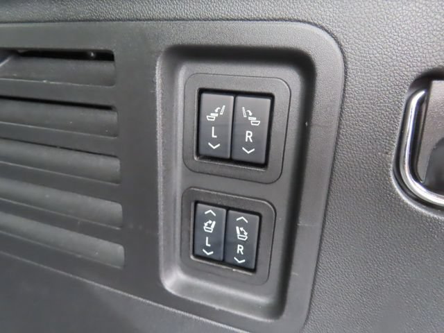 Used 2025 Chevrolet Traverse RS w/ LPO, Floor Liner Package AWD/4WD image 45