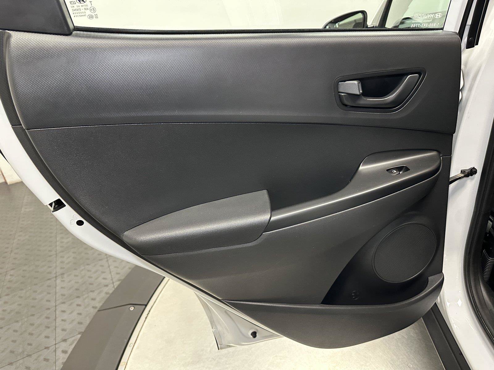 Used 2022 Hyundai Kona SE w/ Cargo Package AWD/4WD image 29