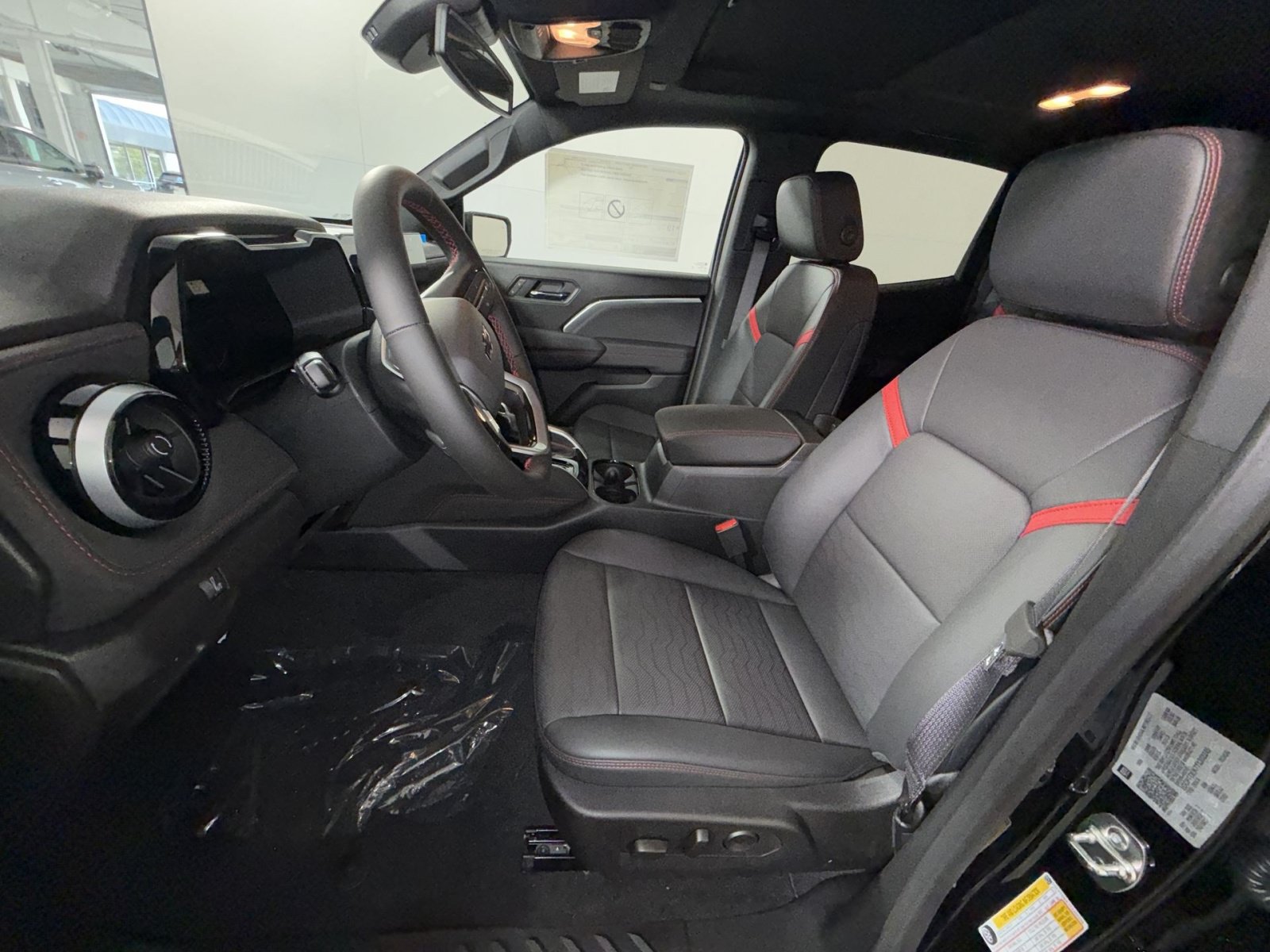 New 2026 Chevrolet Colorado Z71 w/ Technology Package AWD/4WD image 13