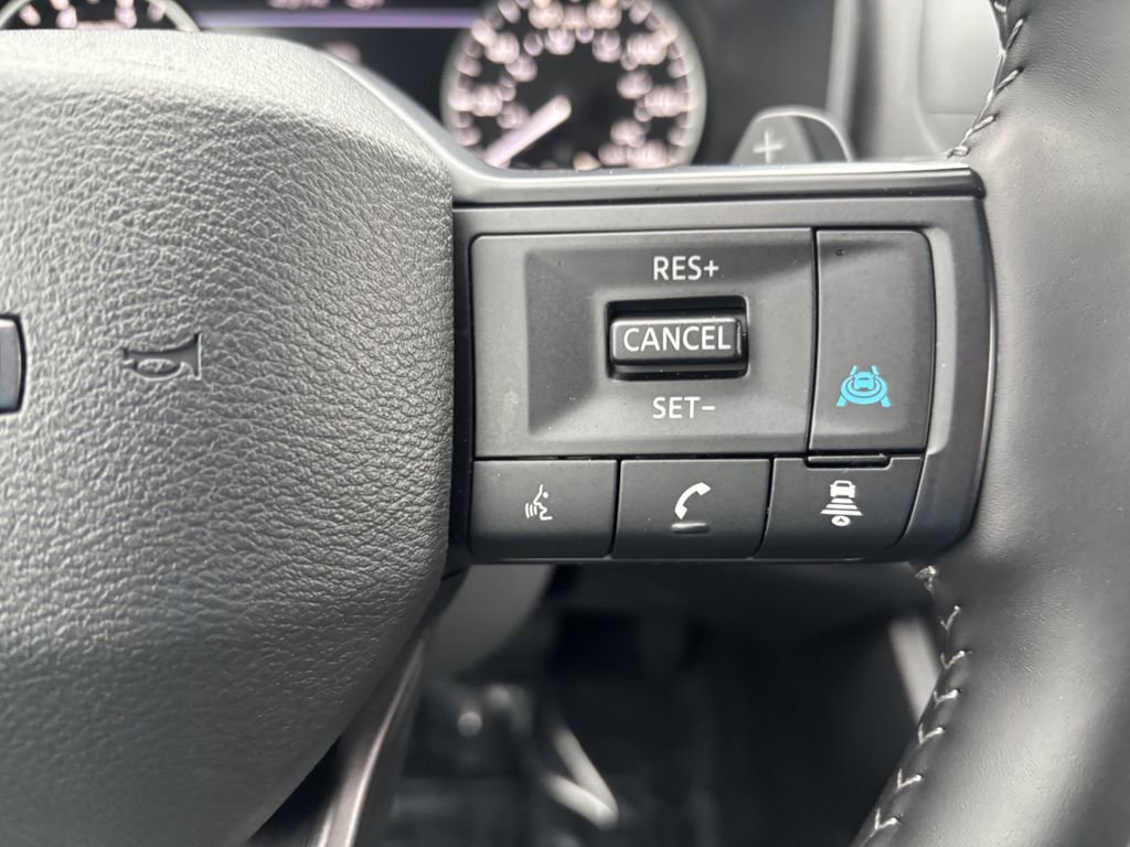 Used 2025 Nissan Rogue SV image 15